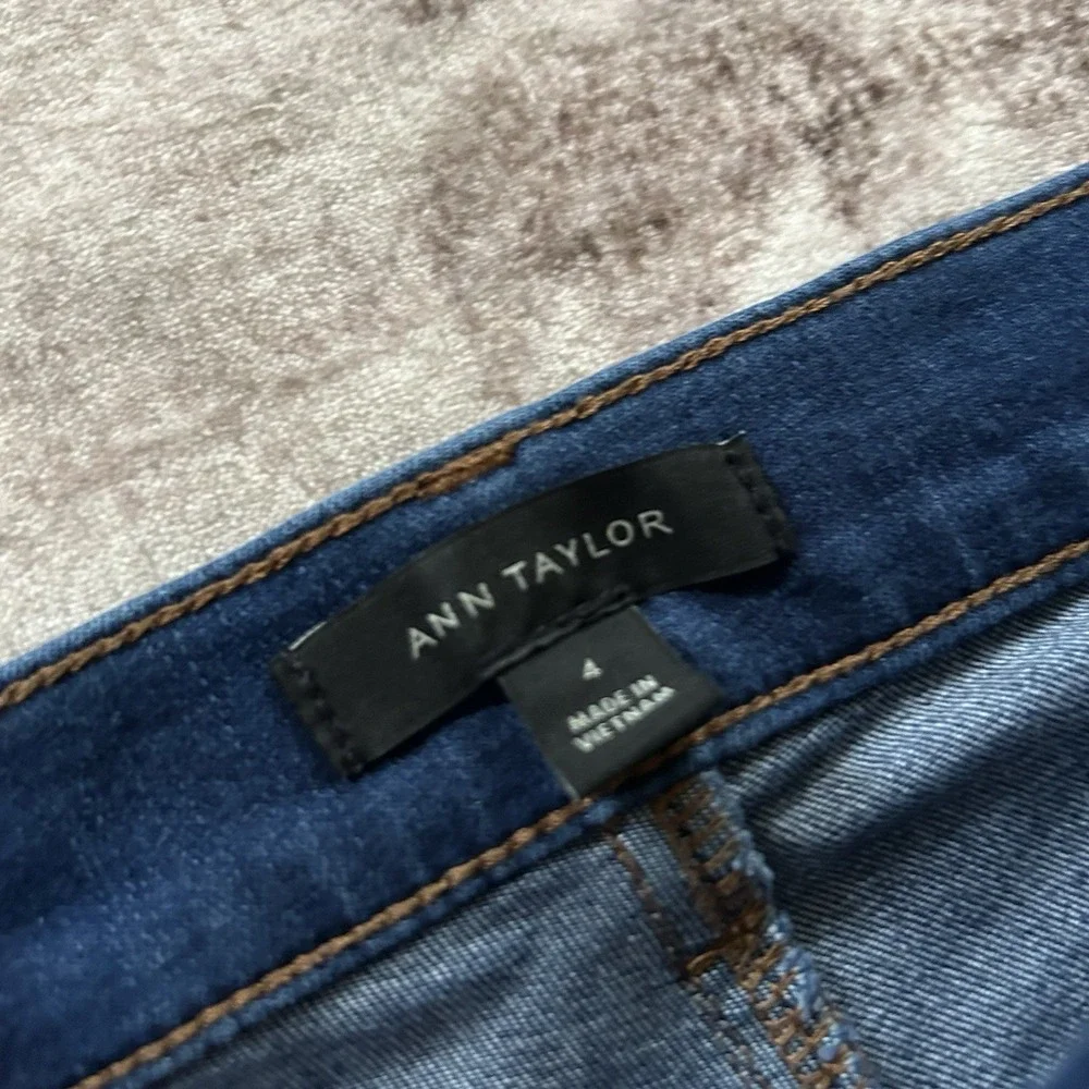Ann Taylor The Boot Crop‎ Jean Size 4 Dark Blue Jeans Bootcut Classic Denim EUC